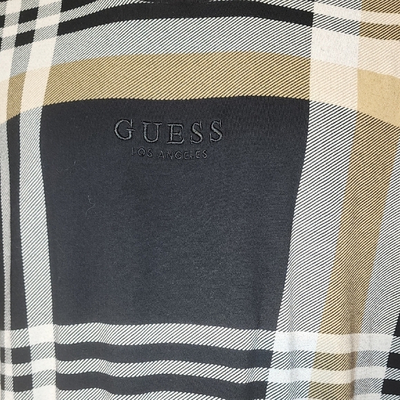 Guess Black and Gold Short Sleeve Tee Modern Design - Picture 7 of 9